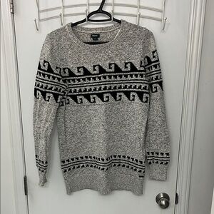 Roots Women's Black and Gray Crewneck Sweater